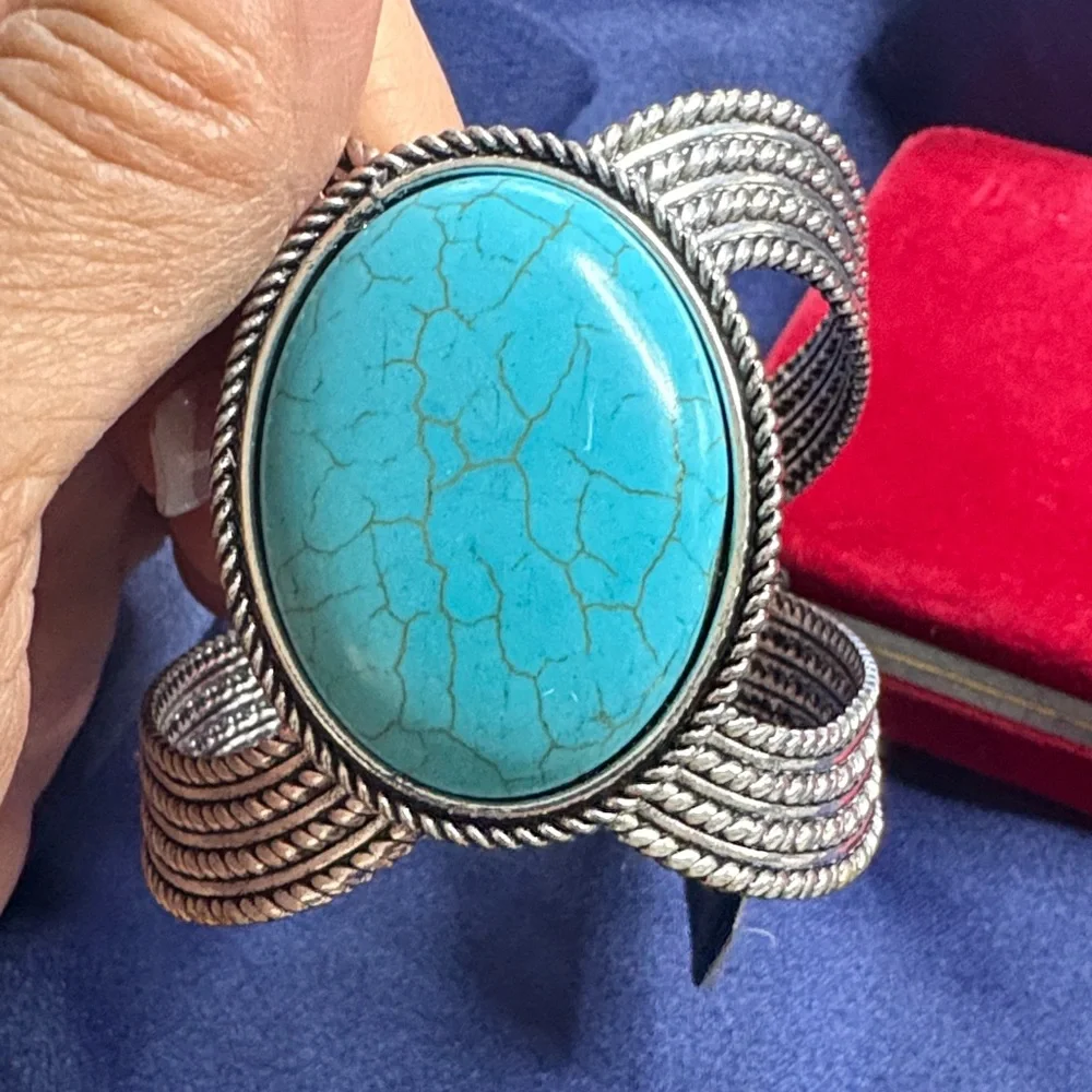 Bracelet Paparazzi Bold Blue Faux Turquoise and Silver Cuff